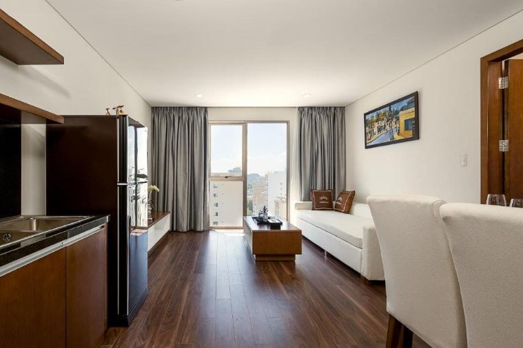   Luxury One Bedroom Apartment   Partial Sea View 